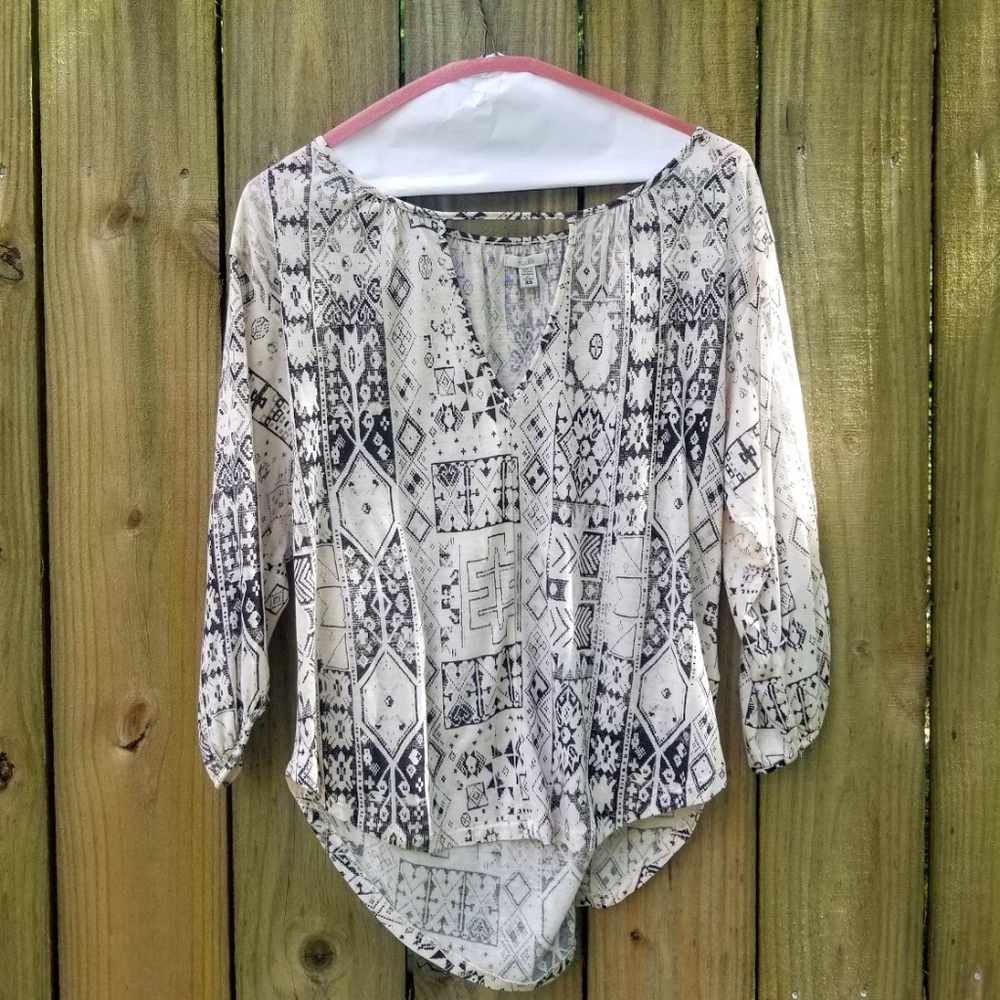 UO Ecote 3/4 Length B&W Top With Neck Detail